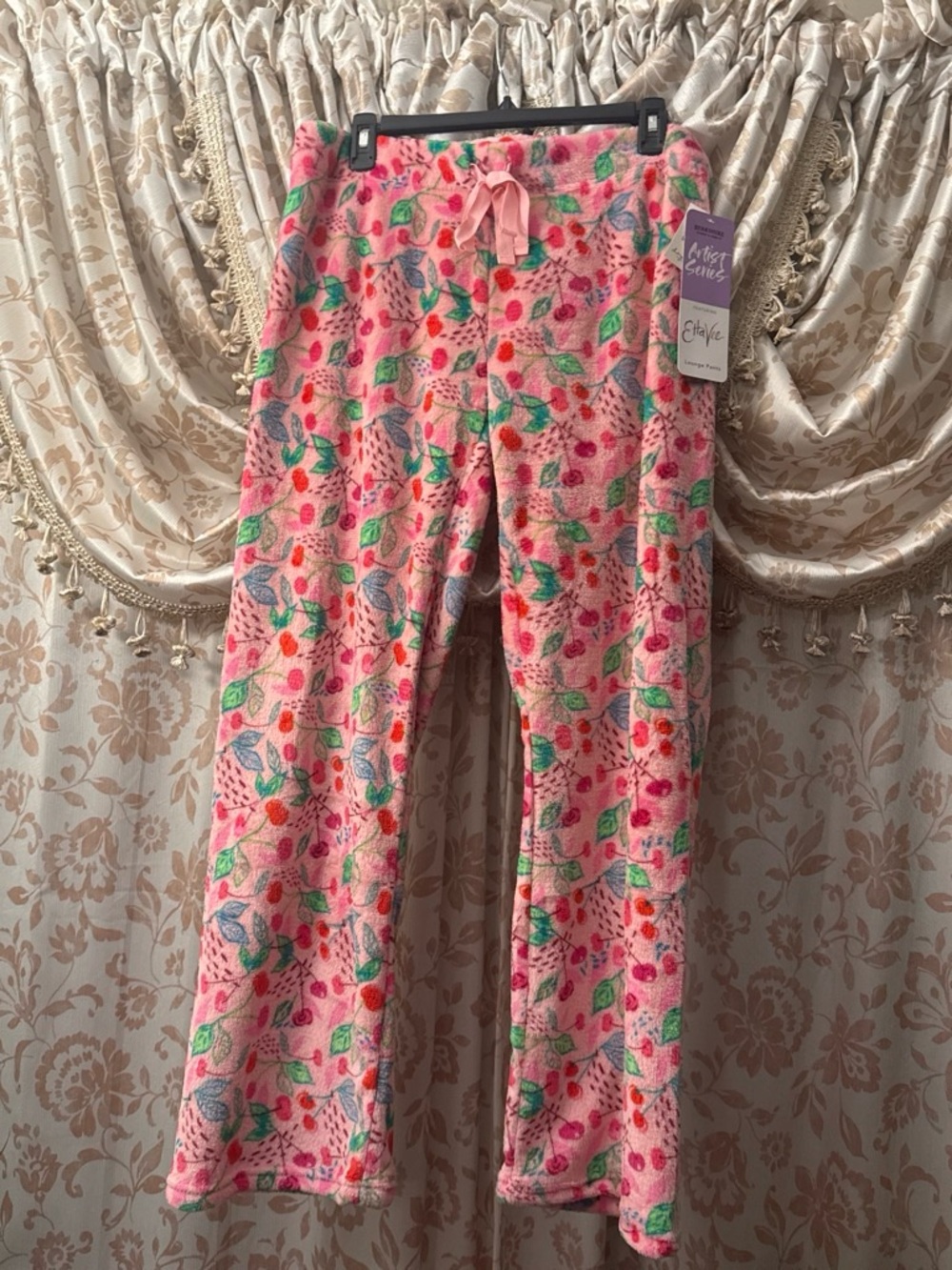 Elta Vee Cherry Print Lounge Pants Size: L